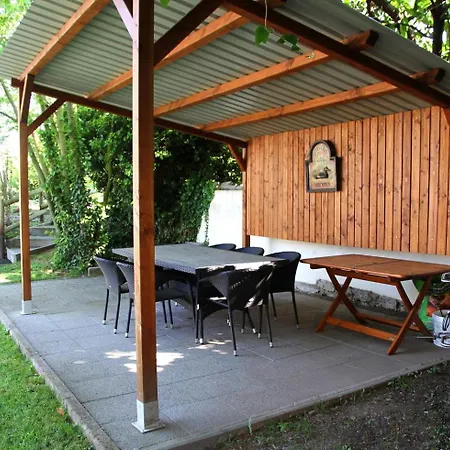 Holiday home Am Stadtpalais Haus Weinberg *