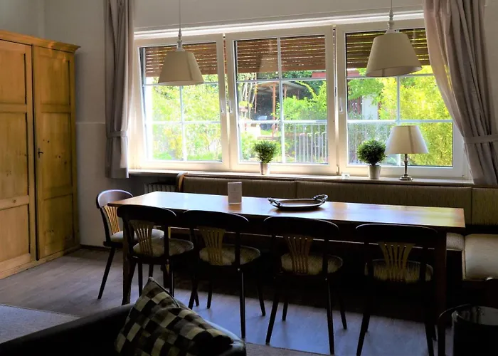 Am Stadtpalais Haus Weinberg